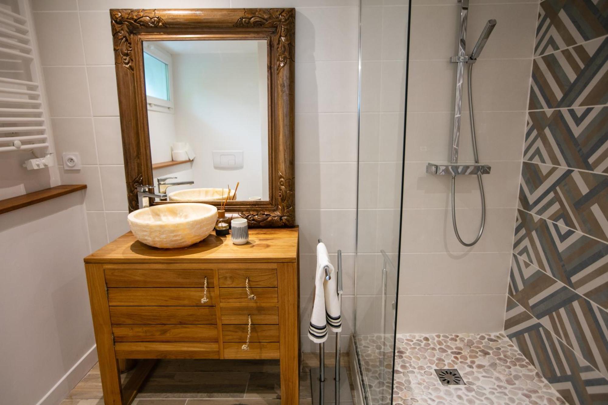 Erreka Txikia Bed & Breakfast Urrugne Oda fotoğraf
